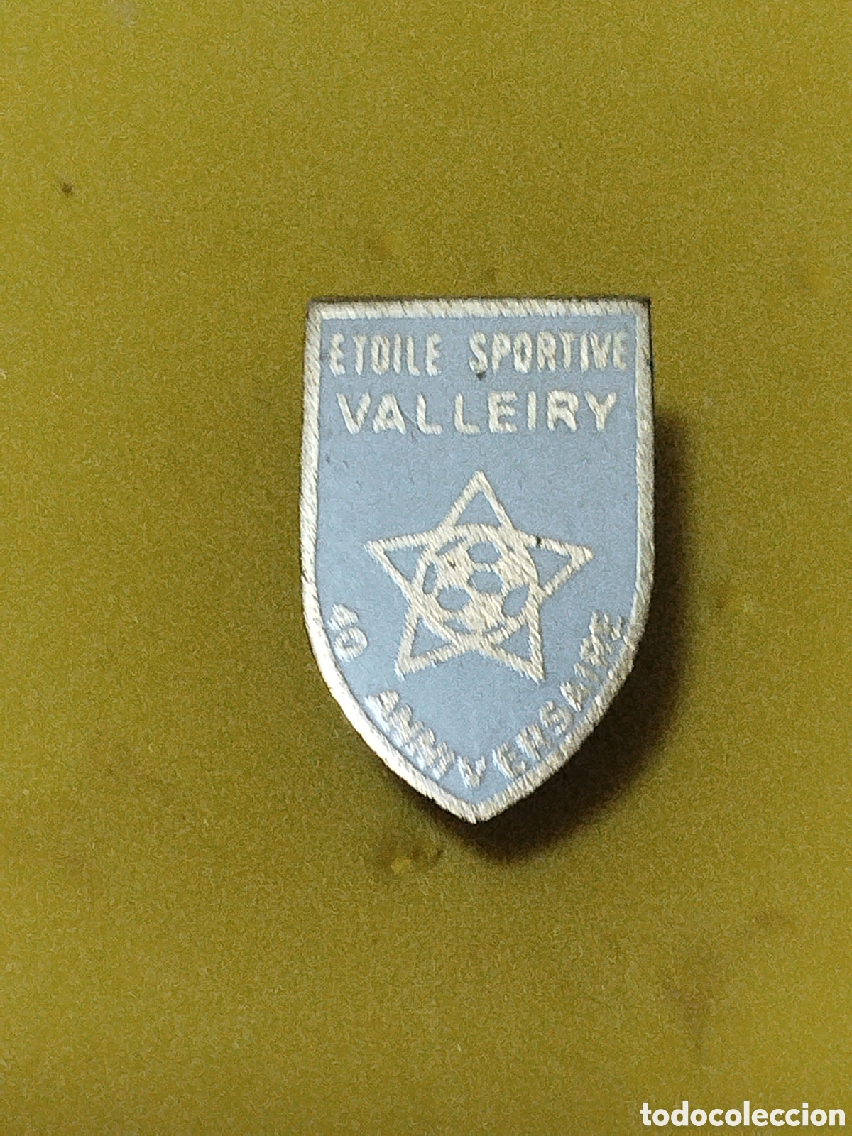 Collectionnisme sportif: PINS DE FUTBOL.ETOILE SPORTIVE VALLEIRY.40 ANIVERSARIO.FRANCIA