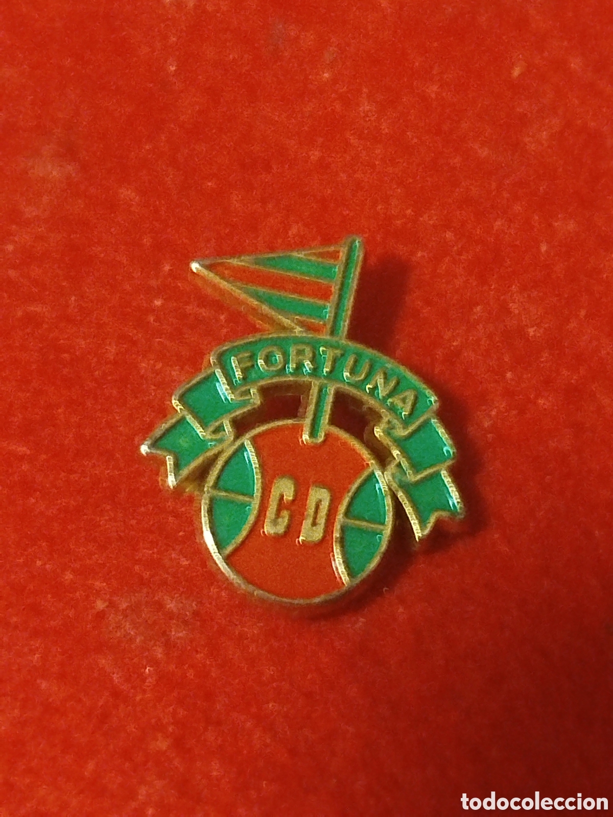 Sammelleidenschaft Sport: PINS DE FUTBOL FORTUNA CD .MADRID