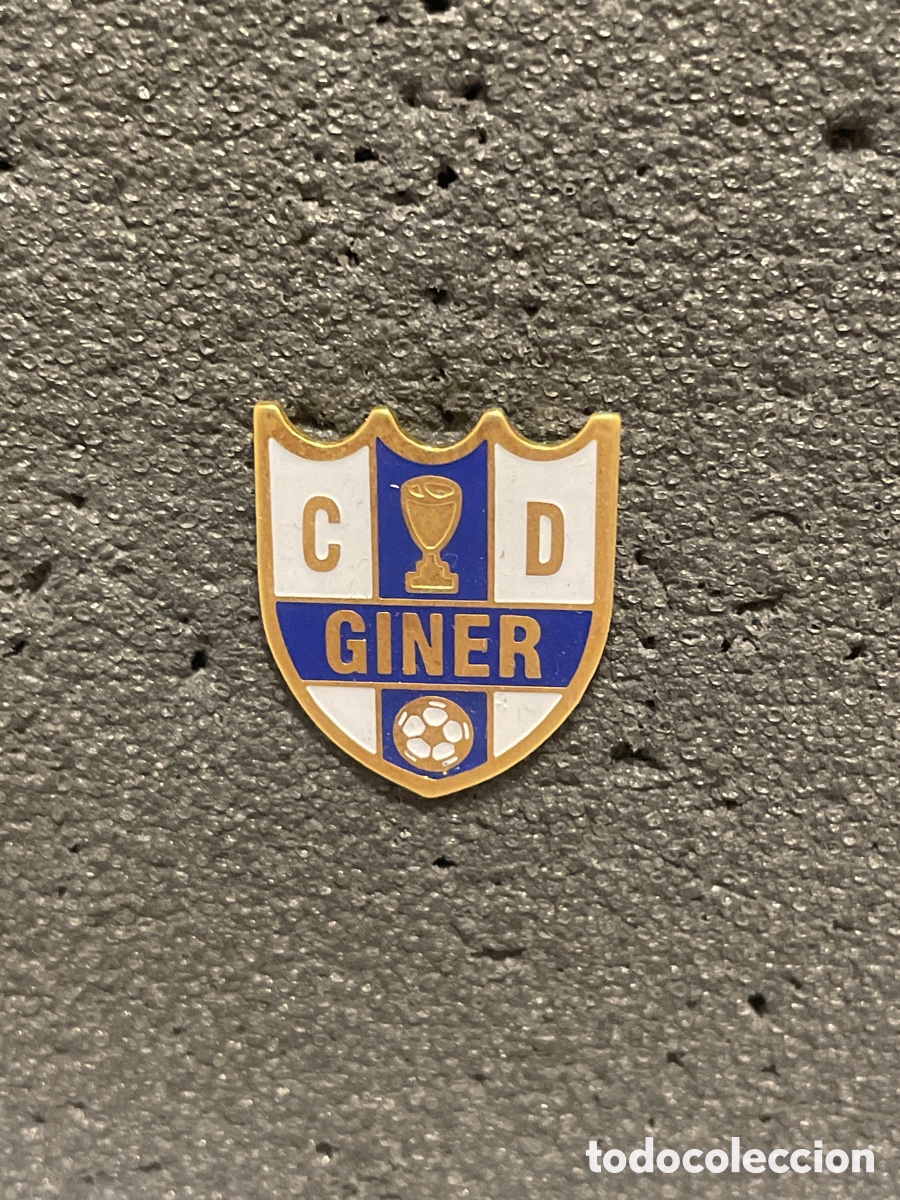 Collectionnisme sportif: Pin 104 C.D. GINER - Zaragoza