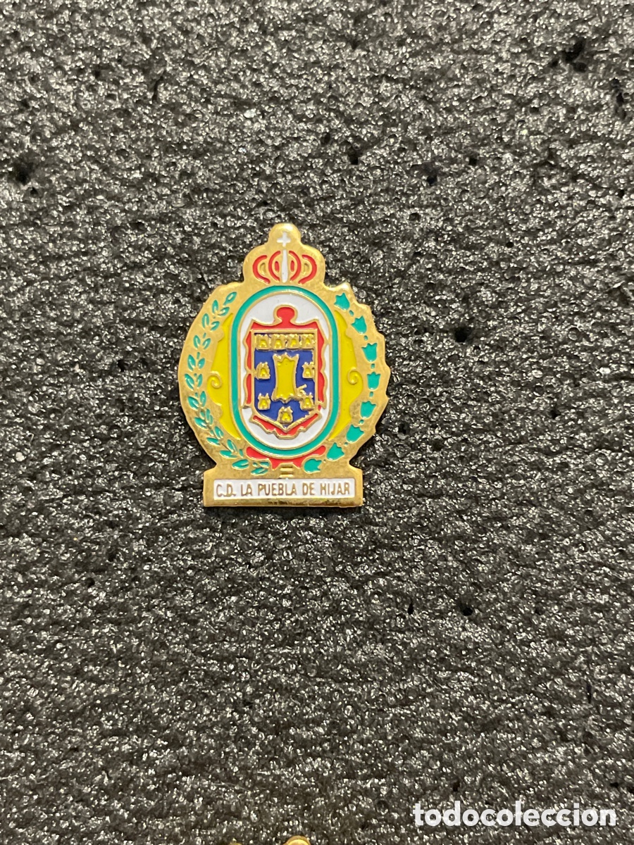 Collezionismo sportivo: Pin 129 C.D. LA PUEBLA DE HIJAR - La Puebla de Hijar (Teruel)