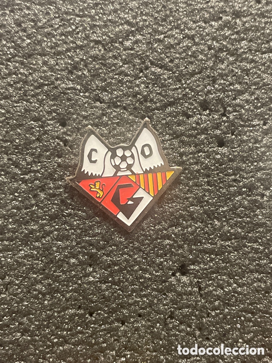 Coleccionismo deportivo: Pin 152 C.D. GARRAPINILLOS - Garrapinillos (Zaragoza)