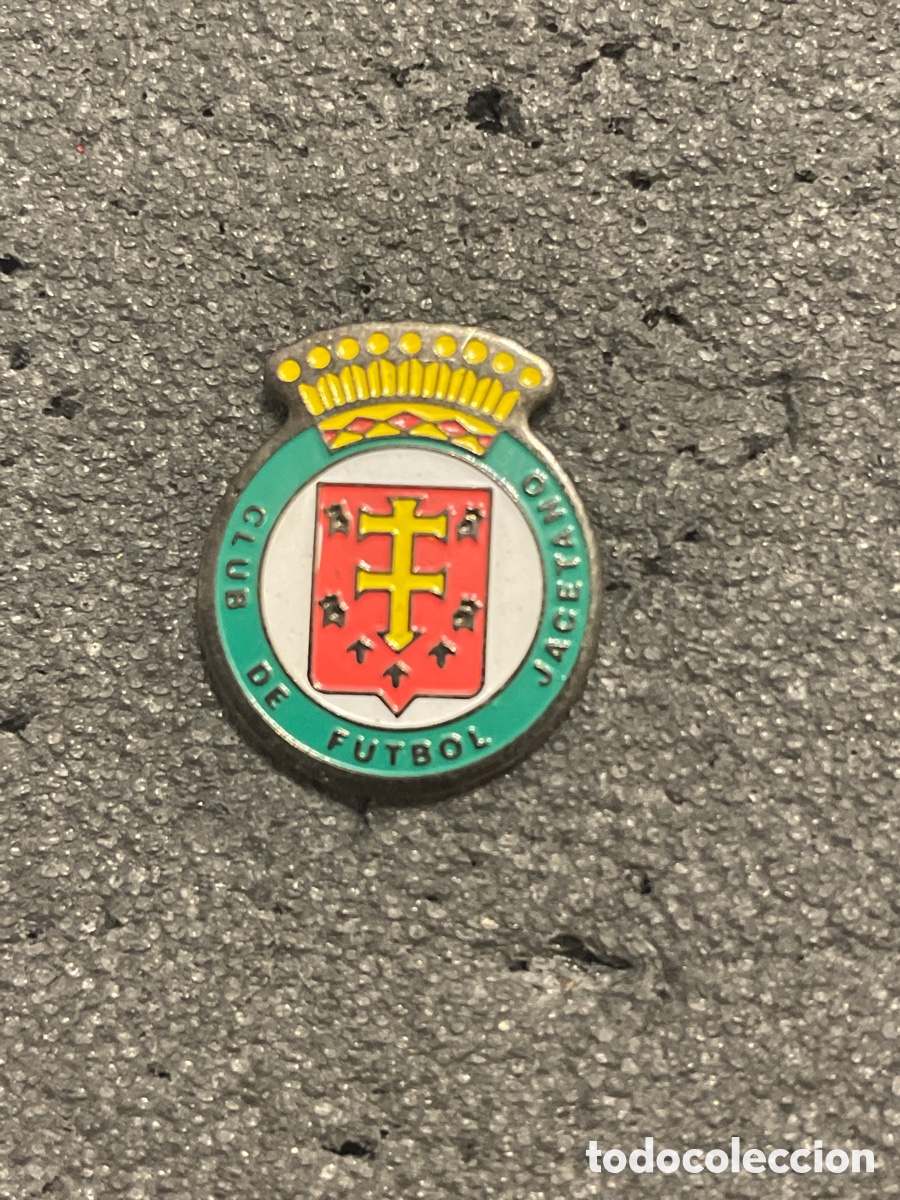 Coleccionismo deportivo: Pin 198 C.F. JACETANO - Jaca (Huesca)