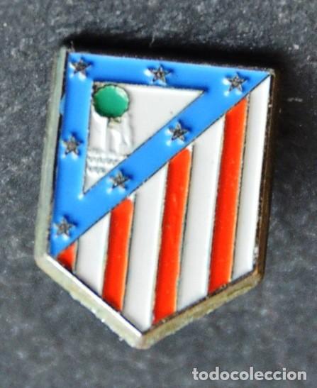 Colecionismo desportivo: ANTIGUO PIN F&Uacute;TBOL CLUB ATL&Eacute;TICO DE MADRID