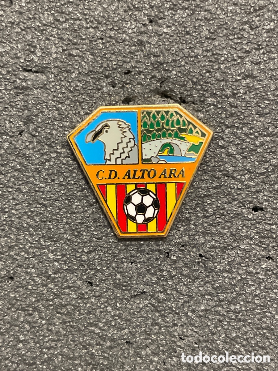 Colecionismo desportivo: Pin 213 C.D. ALTO ARA - Broto (Huesca)