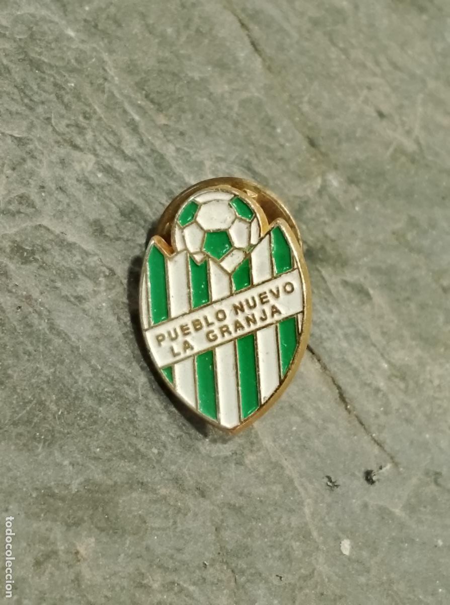 Collectionnisme sportif: Pin escudo equipo futbol pueblo nuevo la granja insignia cierre mariposa C&aacute;diz federacion andaluza