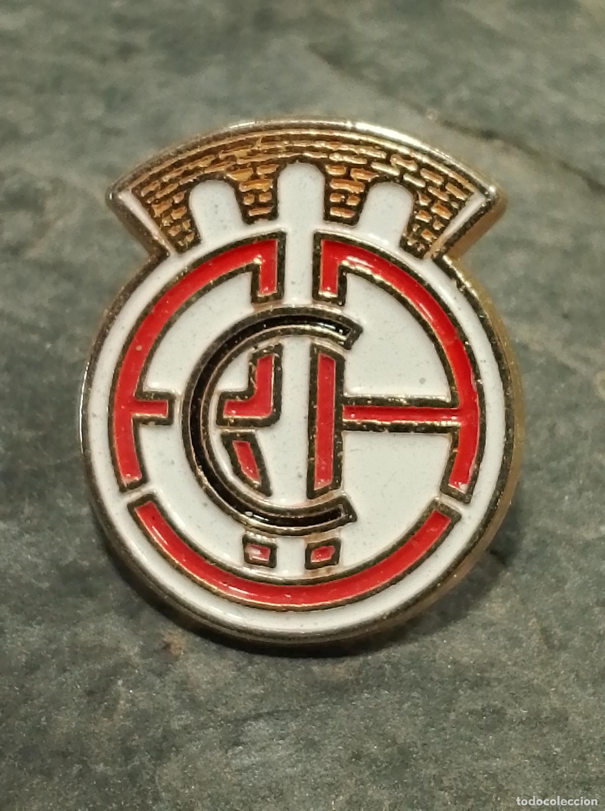Coleccionismo deportivo: Pin escudo equipo futbol real club arenas insignia mariposa club le&oacute;n federaci&oacute;n castilla le&oacute;n
