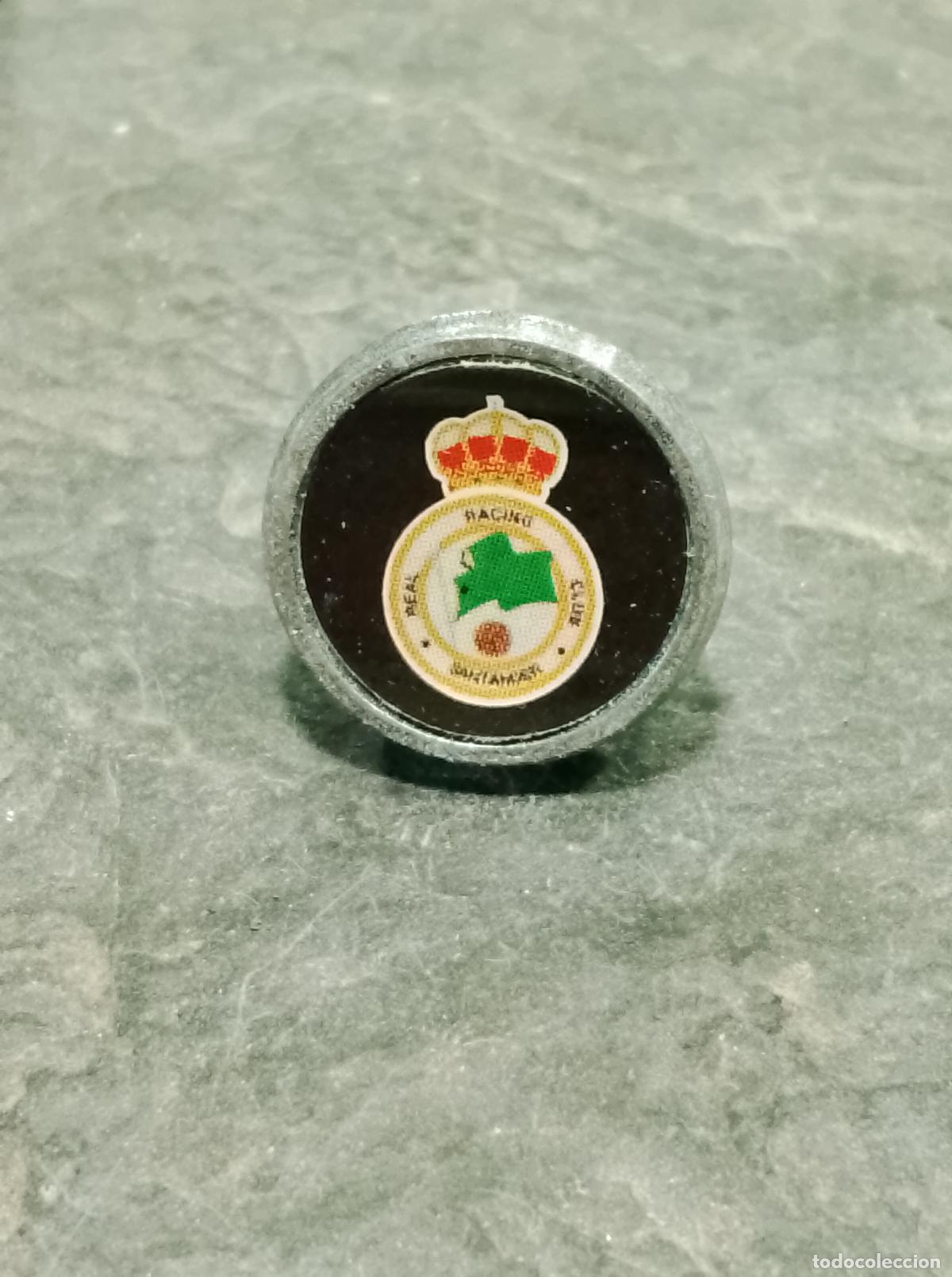 Coleccionismo deportivo: Pin escudo equipo futbol real racing club Santander insignia cierre mariposa