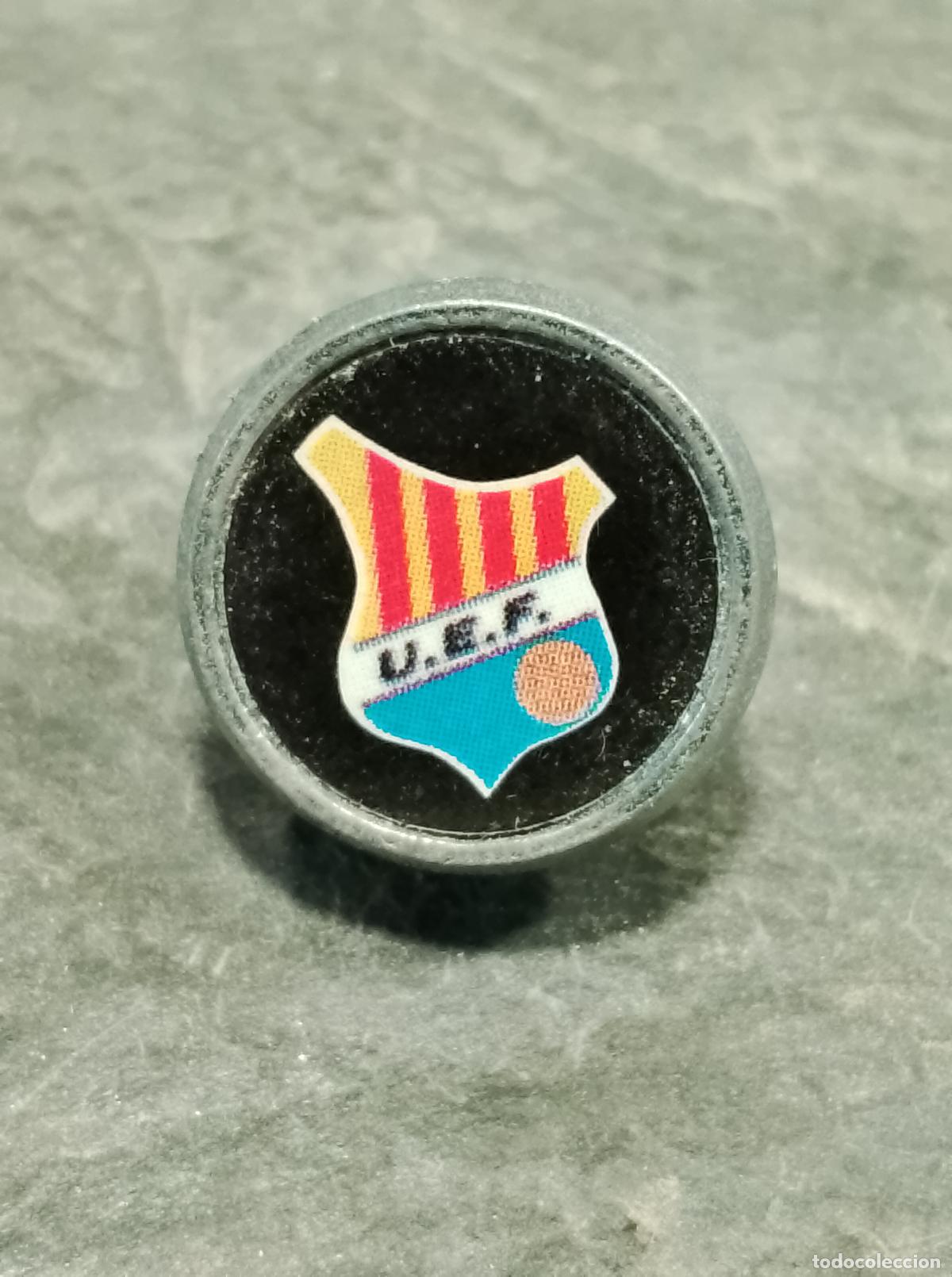 Coleccionismo deportivo: Pin escudo equipo futbol club uni&oacute;n esportiva figueres insignia cierre mariposa