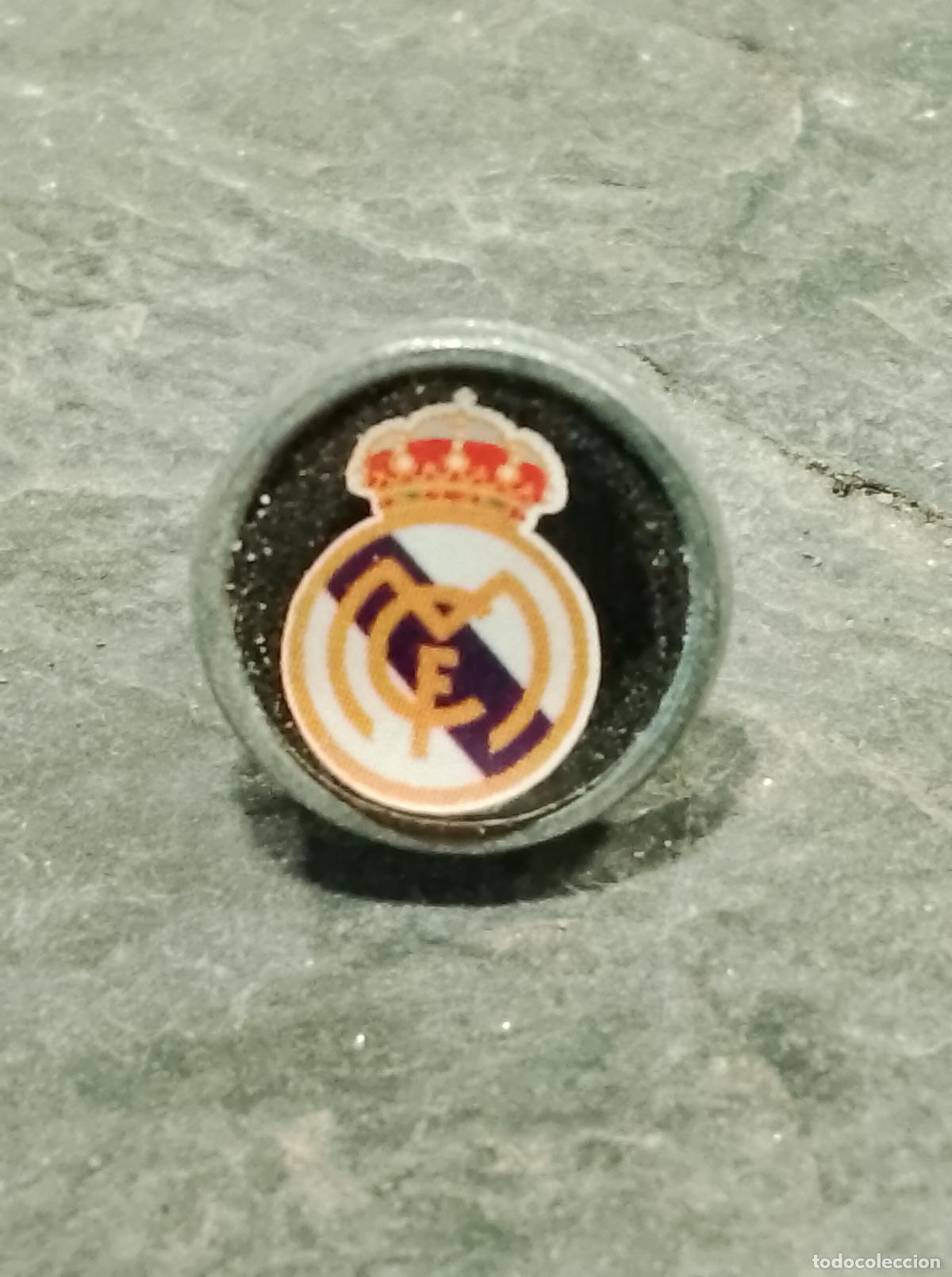 Sammelleidenschaft Sport: Pin escudo equipo futbol club real madrid insignia cierre mariposa
