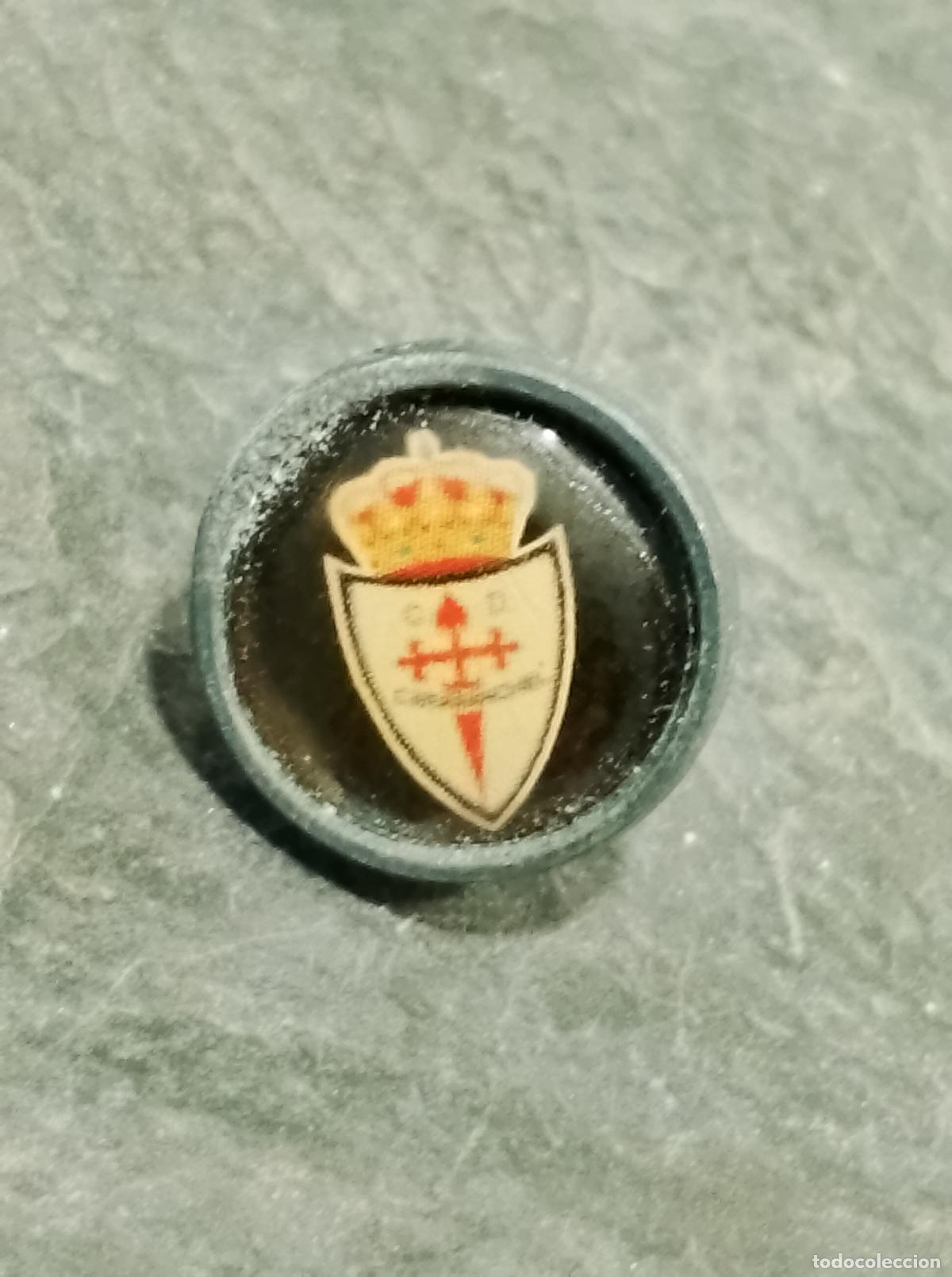 Sammelleidenschaft Sport: Pin escudo equipo futbol club deportivo carabanchel insignia cierre mariposa