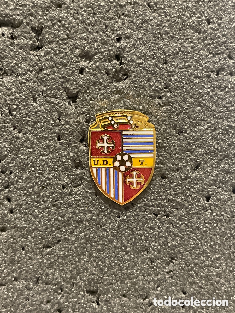 Collectionnisme sportif: Pin U.D. TARADELL - Taradell (Barcelona)