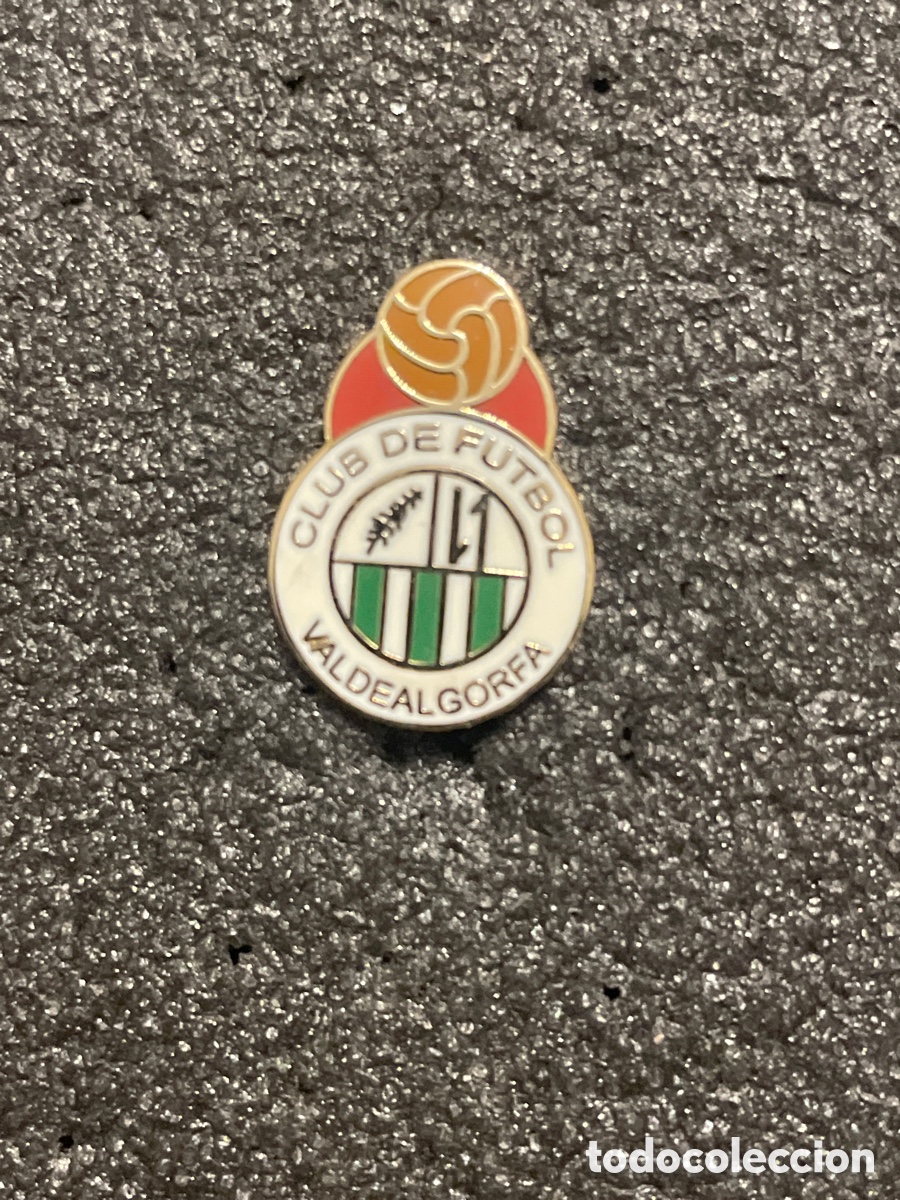 Collectionnisme sportif: Pin 309 C.F. VALDEALGORFA - Valdealgorfa (Teruel)