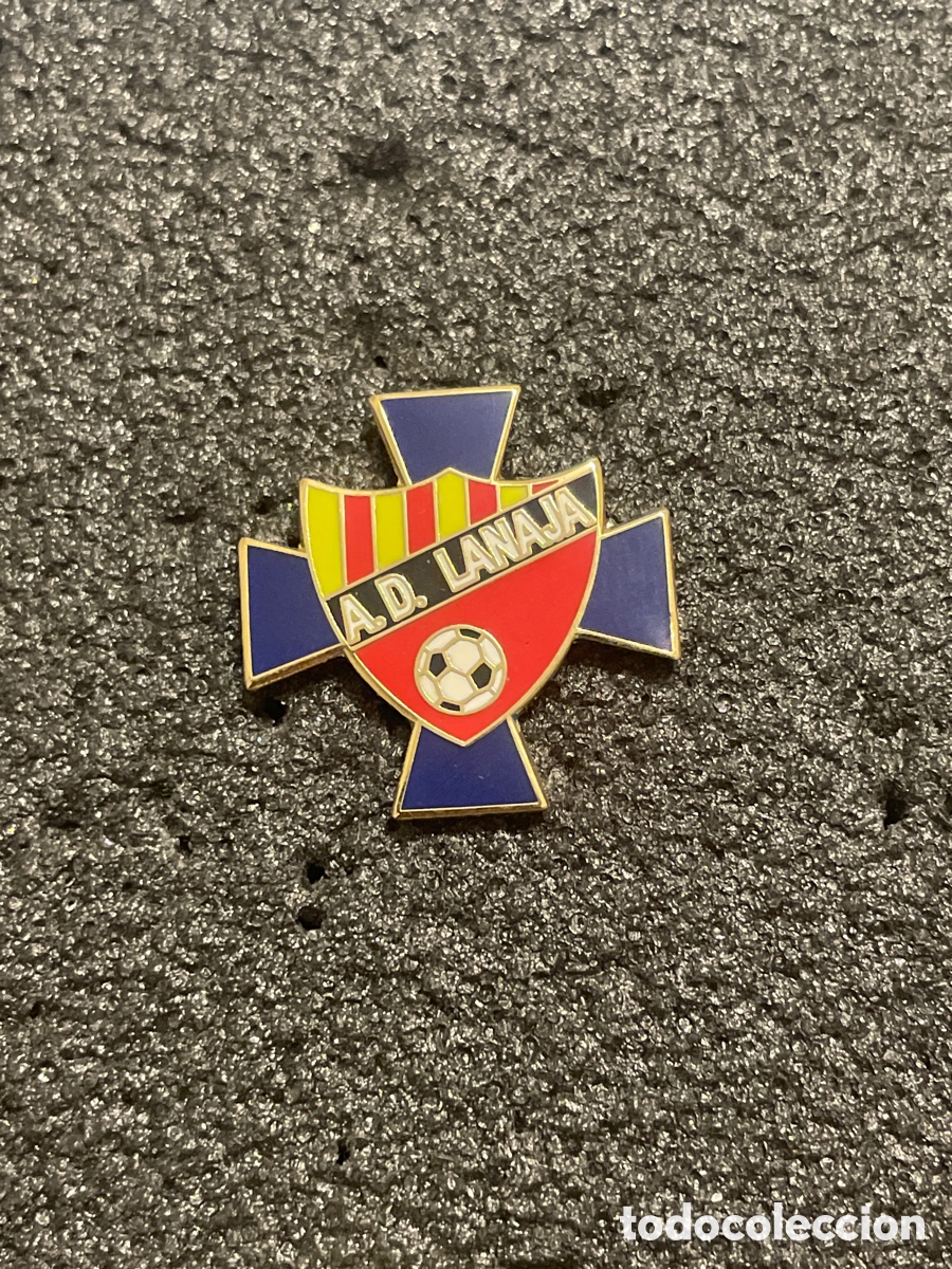 Colecionismo desportivo: Pin 321 A.D. LANAJA - Lanaja (Huesca)