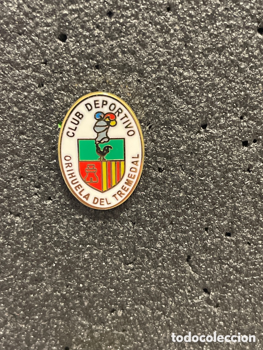 Sammelleidenschaft Sport: Pin 410 C.D. ORIHUELA DEL TREMEDAL - Orihuela del Tremedal (Teruel)