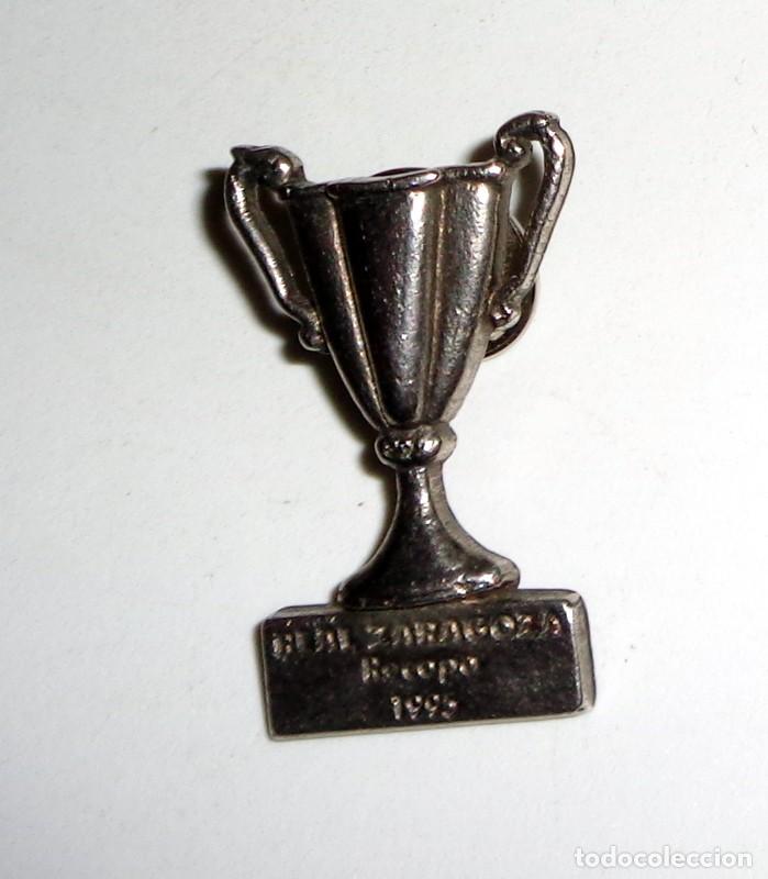 Sammelleidenschaft Sport: PIN ANTIGUO F&Uacute;TBOL REPLICA RECOPA DE EUROPA 1995 REAL ZARAGOZA CAMPE&Oacute;N