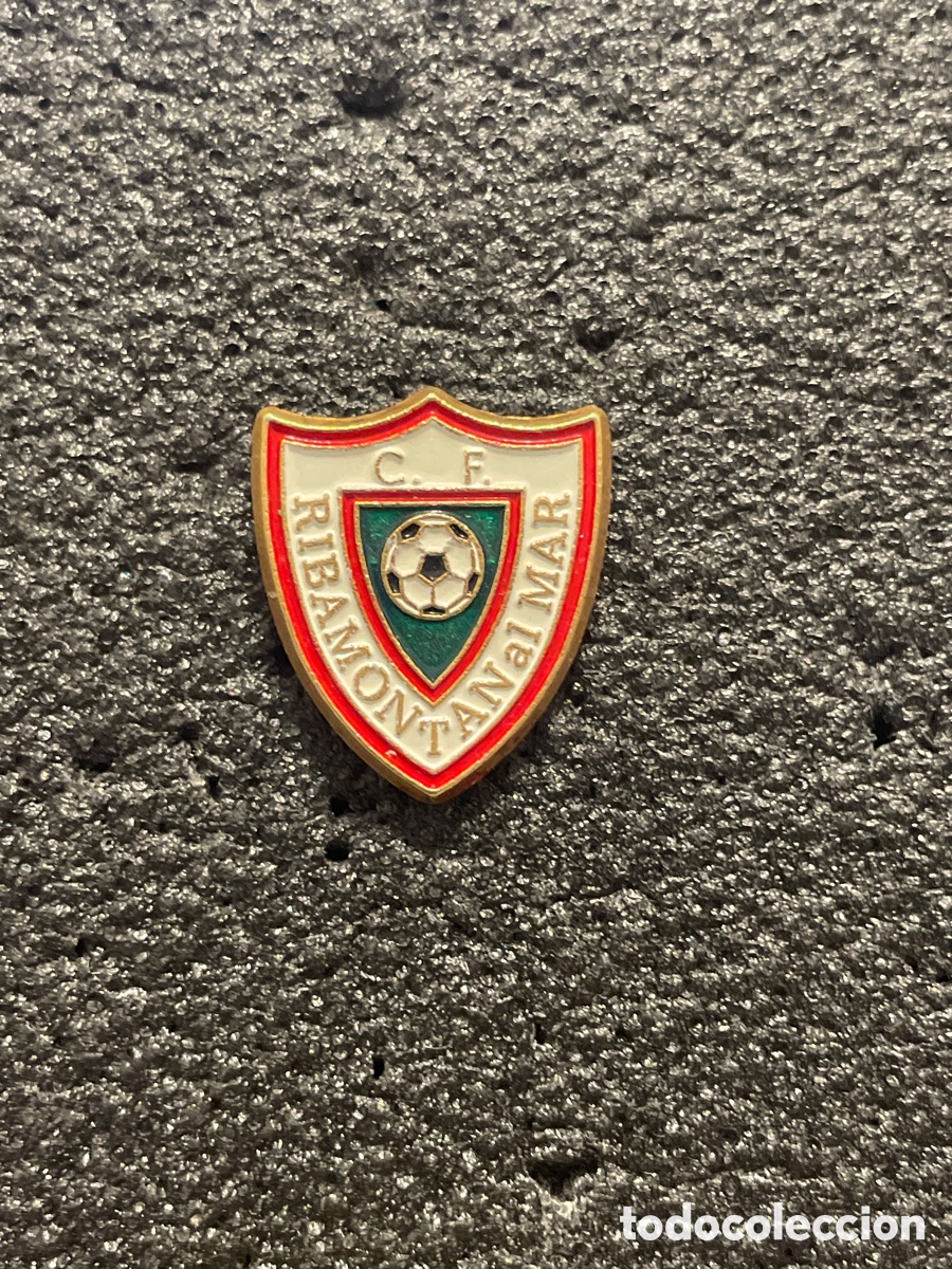 Sammelleidenschaft Sport: Pin 18 C.F. RIBAMONTAN AL MAR - Ribamontan al Mar (Cantabria)