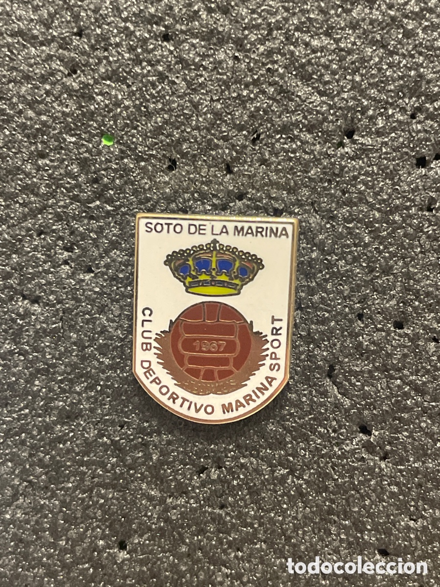 Collectionnisme sportif: Pin 40 C.D. MARINA SPORT - Soto de la Marina (Cantabria)