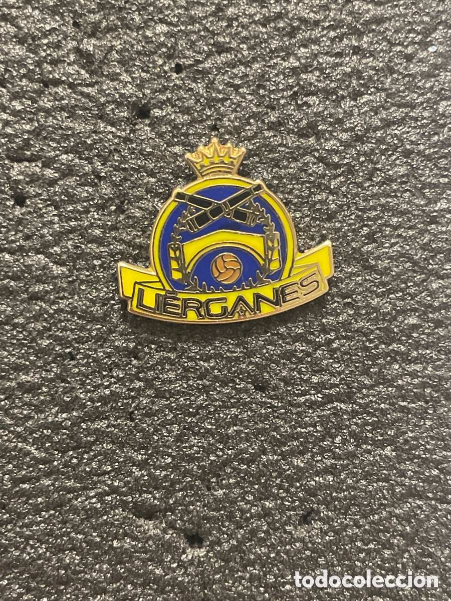Collectionnisme sportif: Pin 71 REAL RACING DE LIERGANES - Lierganes (Cantabria)