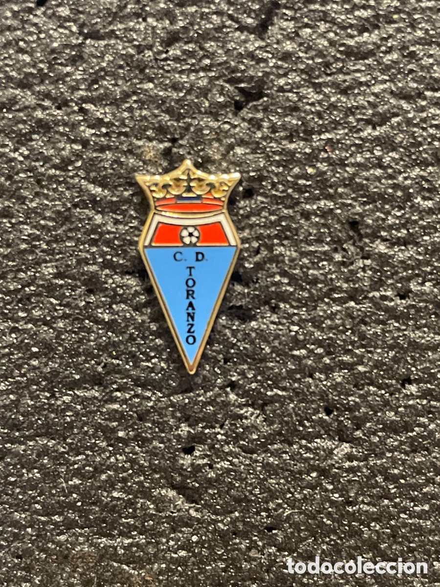 Collectionnisme sportif: Pin 76 C.D. TORANZO - Villasenil de Toranzo (Ca)