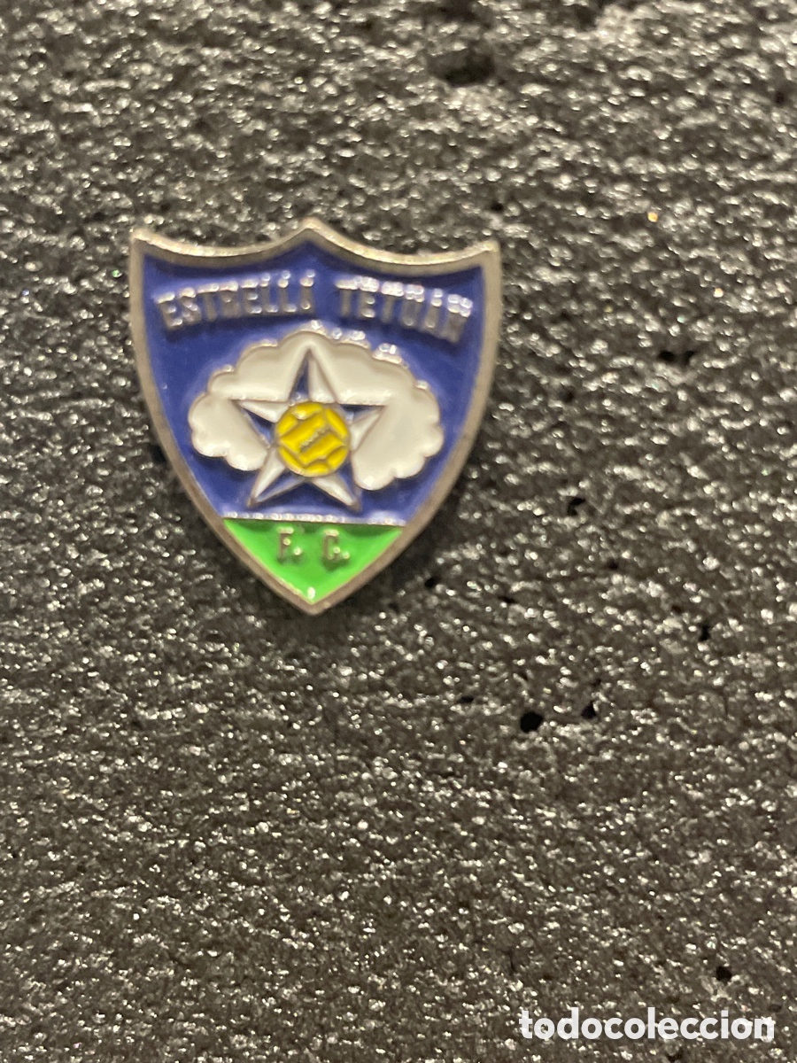 Collectionnisme sportif: Pin 87 ESTRELLA TETUAN F.C. - Santander (Cantabria)