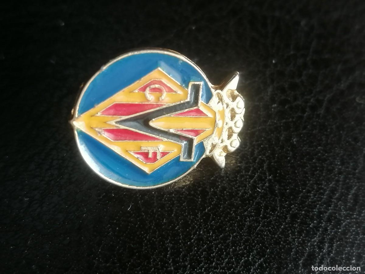 Collectionnisme sportif: Pin equipo F&uacute;tbol escudo Villareal