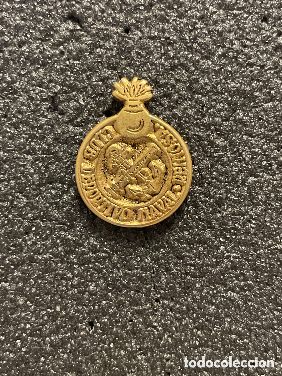 Collectionnisme sportif: Pin 140 C.D. NAVAL - Reinosa (Cantabria)