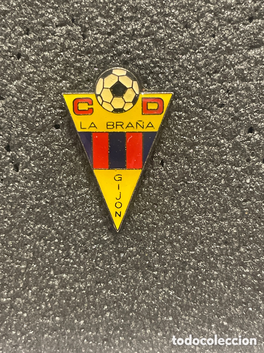 Collectionnisme sportif: Pin 28 C.D. LA BRA&Ntilde;A- Gijon (Asturias)