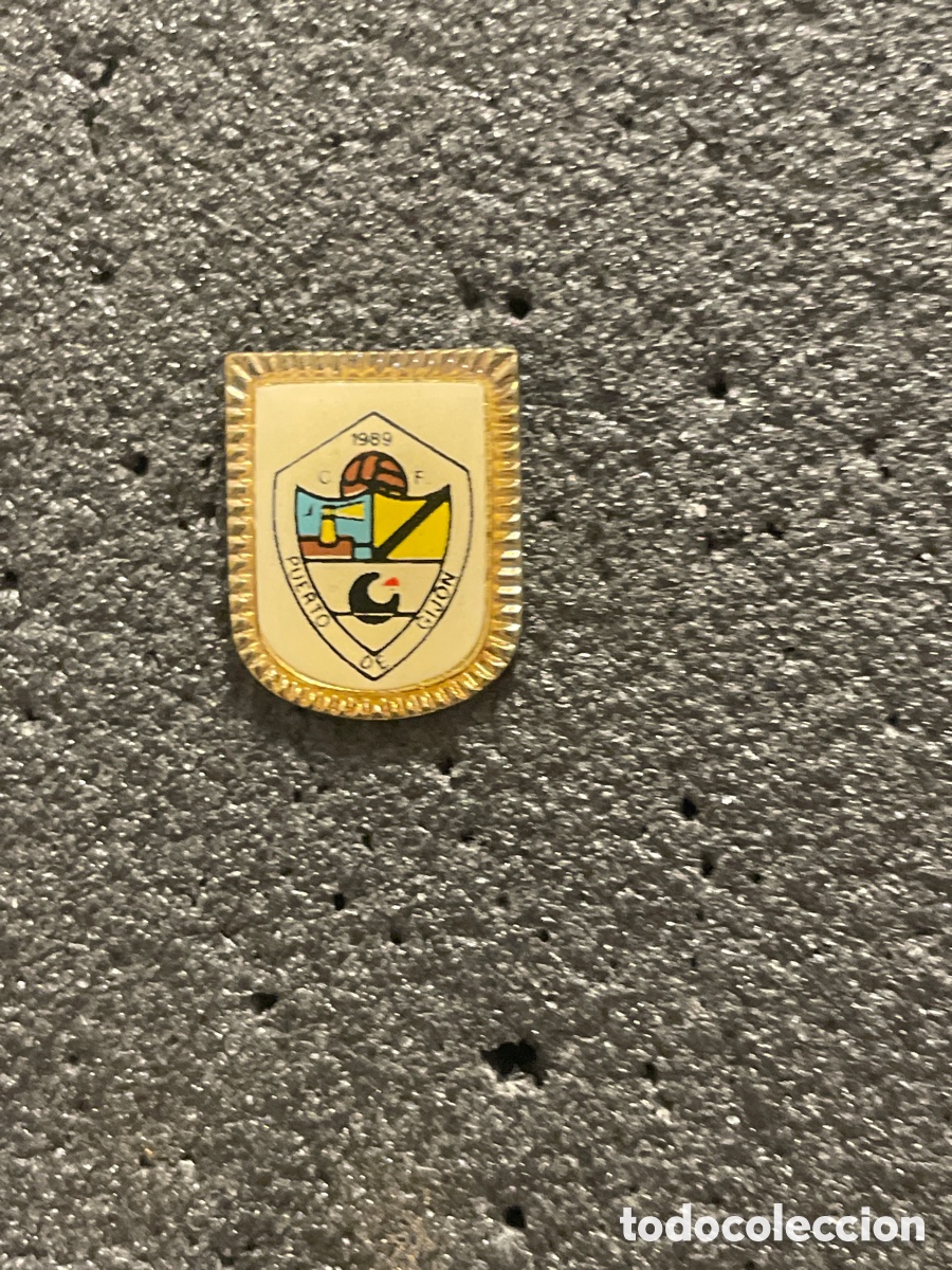 Collectionnisme sportif: Pin 51 C.F. PUERTO DE GIJON - Gijon (Asturias)