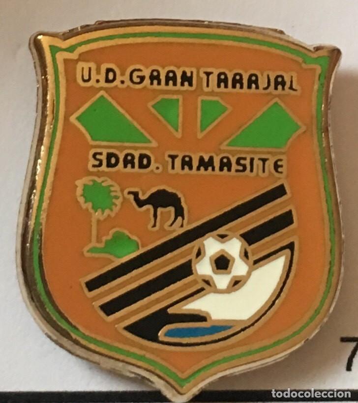 Collezionismo sportivo: Pin de Futbol UD Gran Tarajal Tuineje Fuerteventura