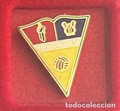 Collectionnisme sportif: Pin de Futbol del Club CD Benamocarra Malaga