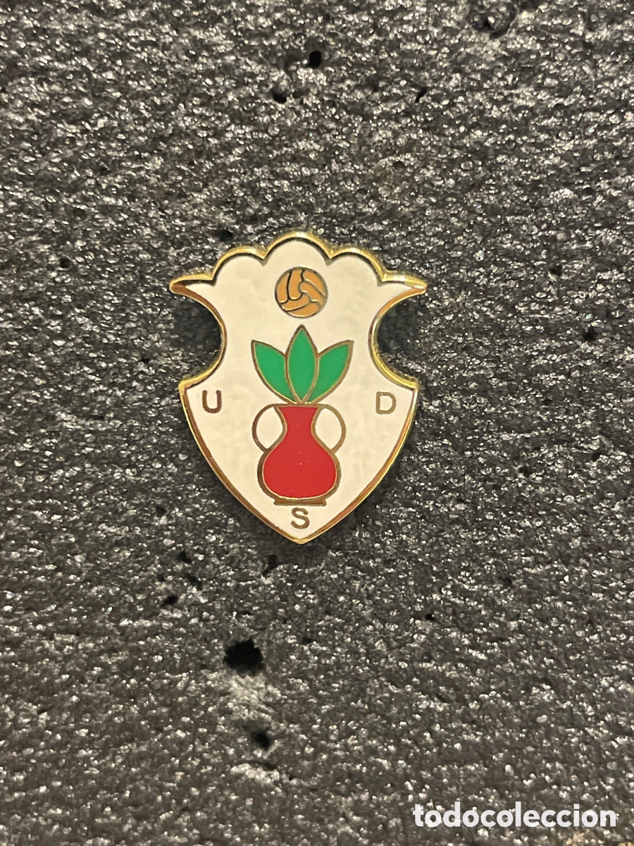 Collectionnisme sportif: Pin 113 U.D. SARIEGO - Vega de Sariego (Asturias)