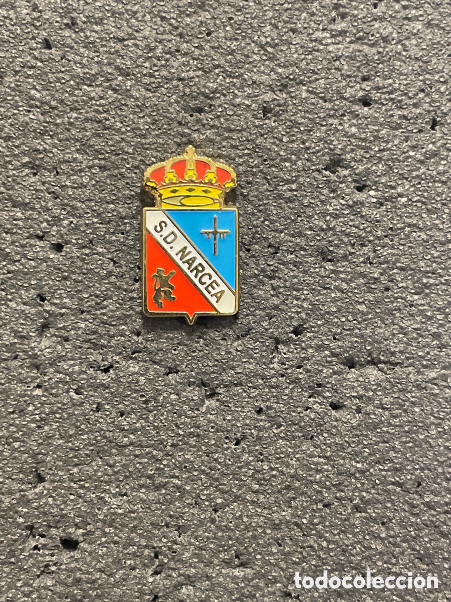 Collectionnisme sportif: Pin 122 S.D. NARCEA - Cangas de Narcea (Asturias))