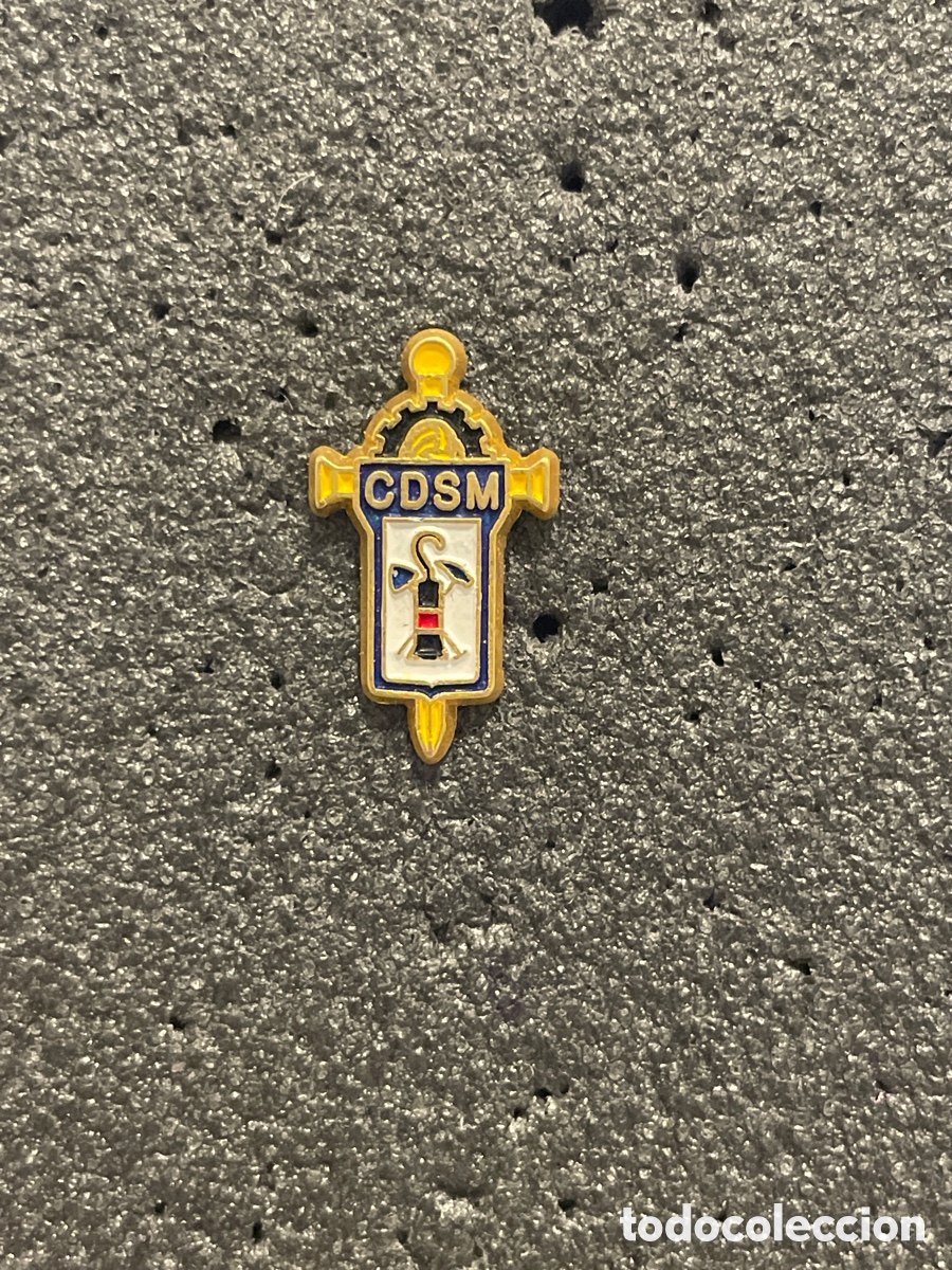 Collectionnisme sportif: Pin 144 C.D. SAN MARTIN - Sotrondio (Asturias)