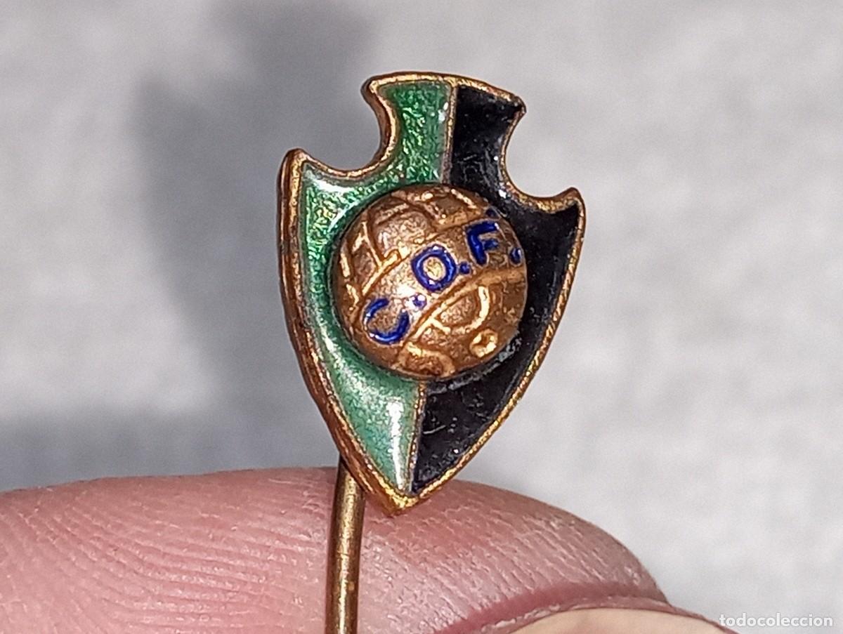Collezionismo sportivo: ANTIGUO PIN INSIGNIA DE ALFILER DEL EQUIPO CLUB OPERARIO DE FUTBOL LISBOA PORTUGAL A&Ntilde;OS 60