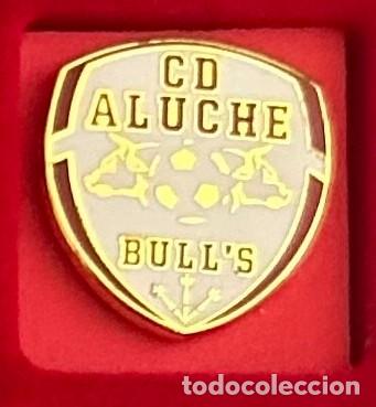 Collezionismo sportivo: Pin de Futbol del Club CD Aluche Bulls Madrid