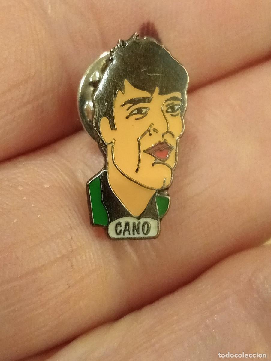 Collezionismo sportivo: PINS FUTBOL JUGADOR CANO CELTA DE VIGO, FUTBOLISTA