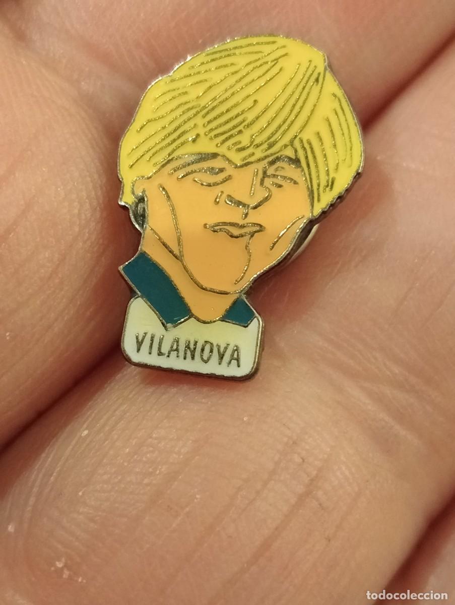 Collezionismo sportivo: PINS FUTBOL JUGADOR VILANOVA CELTA DE VIGO, FUTBOLISTA