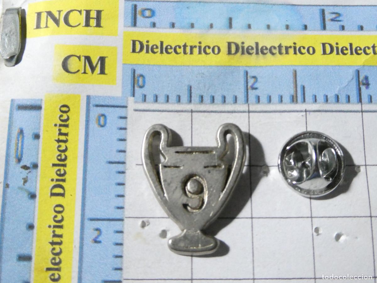 Collectionnisme sportif: PIN DE DEPORTES. F&Uacute;TBOL. REAL MADRID CF 9&ordf; COPA DE EUROPA TROFEO CHAMPIONS. ESCUDO EQUIPO