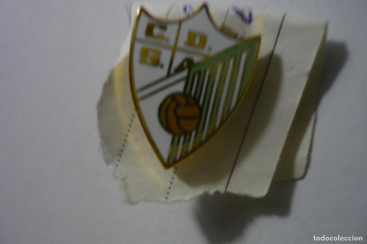 Coleccionismo deportivo: pin futbol cd gregorio arrabal - Foto 1