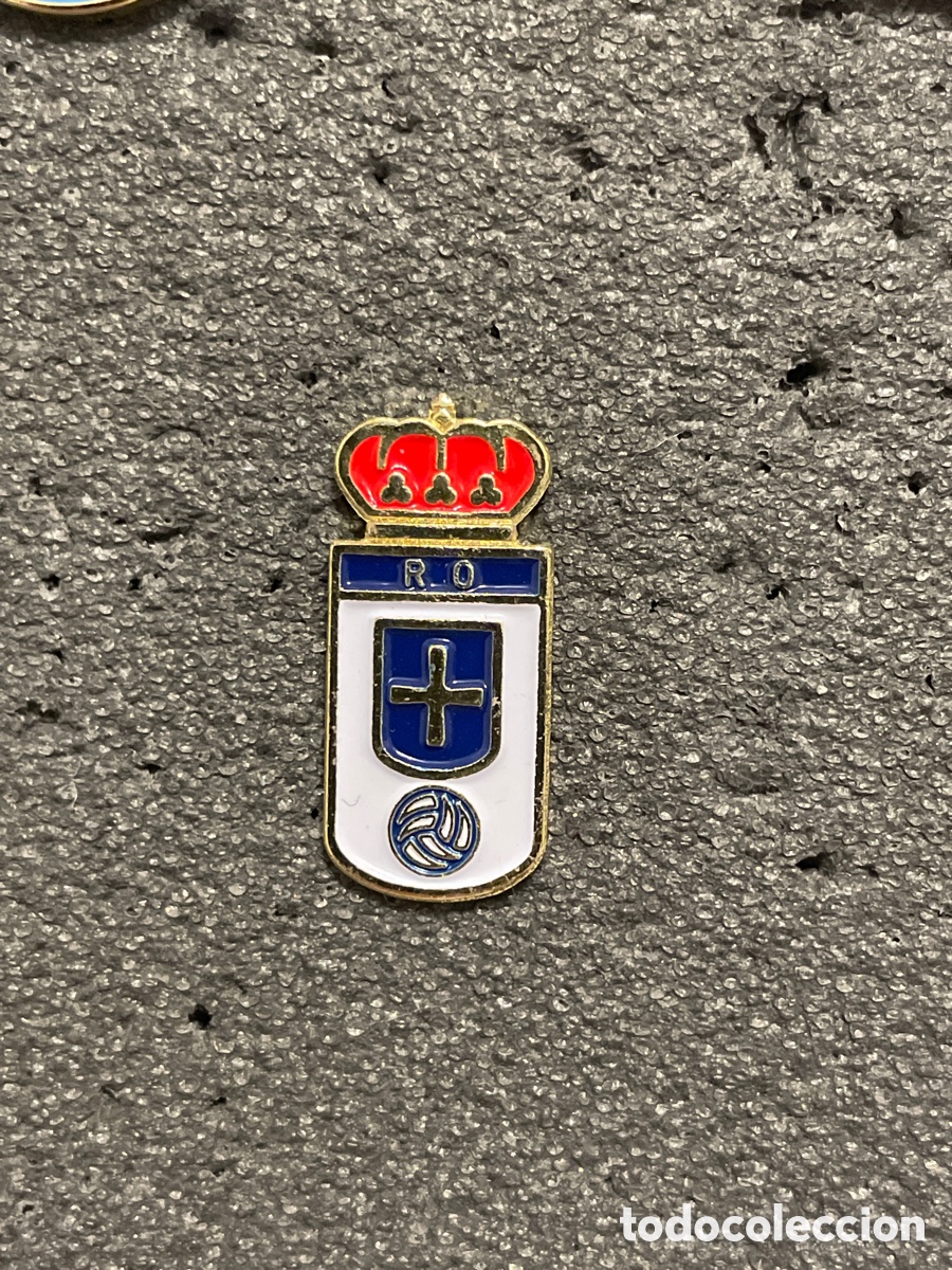 Collectionnisme sportif: Pin 422 REAL OVIEDO S.A.D. - Oviedo (Asturias)