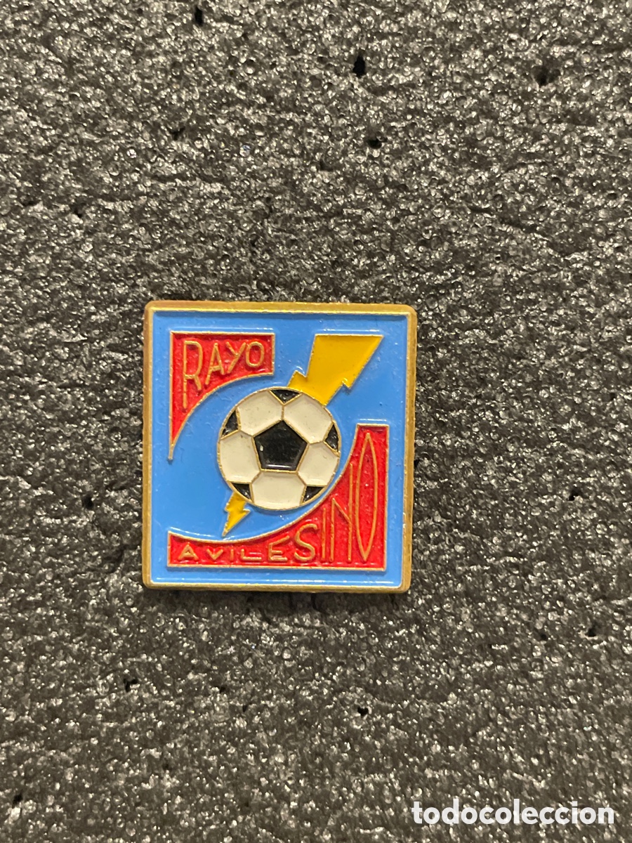 Collectionnisme sportif: Pin 435 RAYO AVILESINO - Aviles (Asturias)