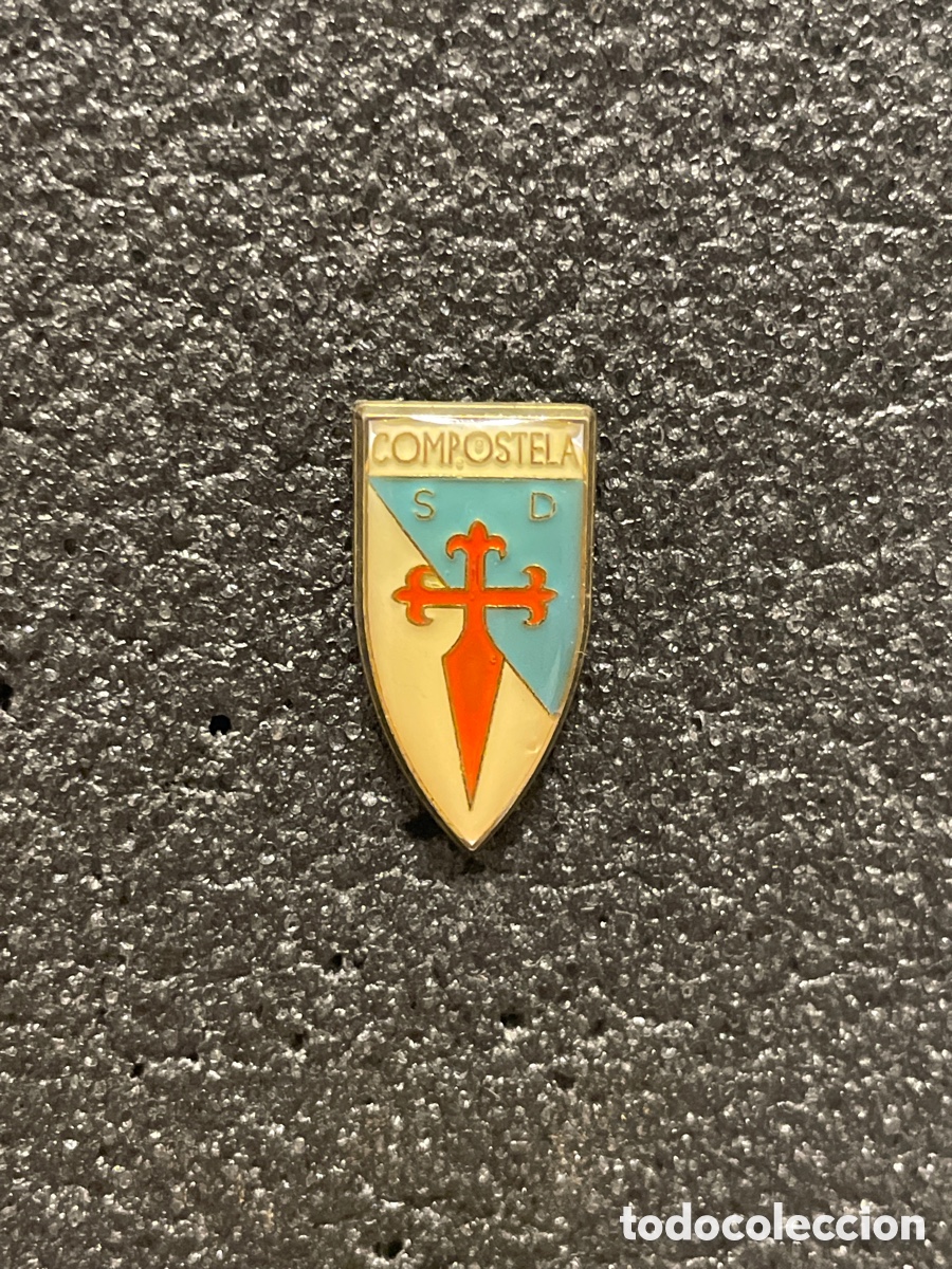 Coleccionismo deportivo: Pin 4 S.D. COMPOSTELA - Santiago de Compostela (La Coru&ntilde;a)
