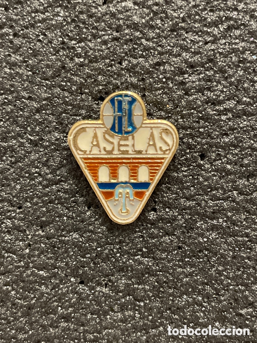 Collezionismo sportivo: Pin 71 F.C. CASELAS - Salceda de Caselas (Pontevedra)
