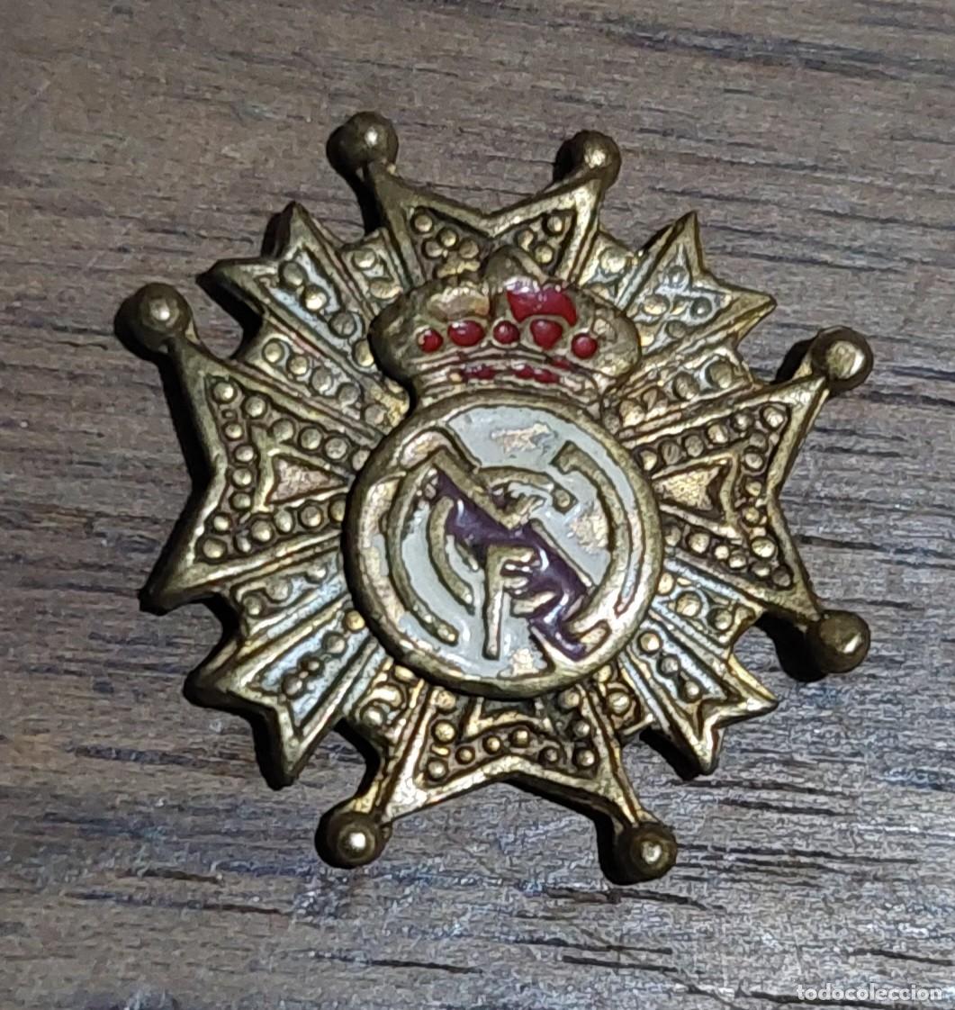 Coleccionismo deportivo: Antiguo emblema Real Madrid