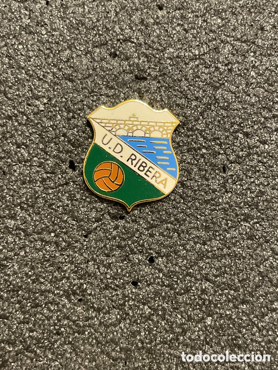 Collezionismo sportivo: Pin 164 U.D. RIBERA - Rosal (Pontevedra)