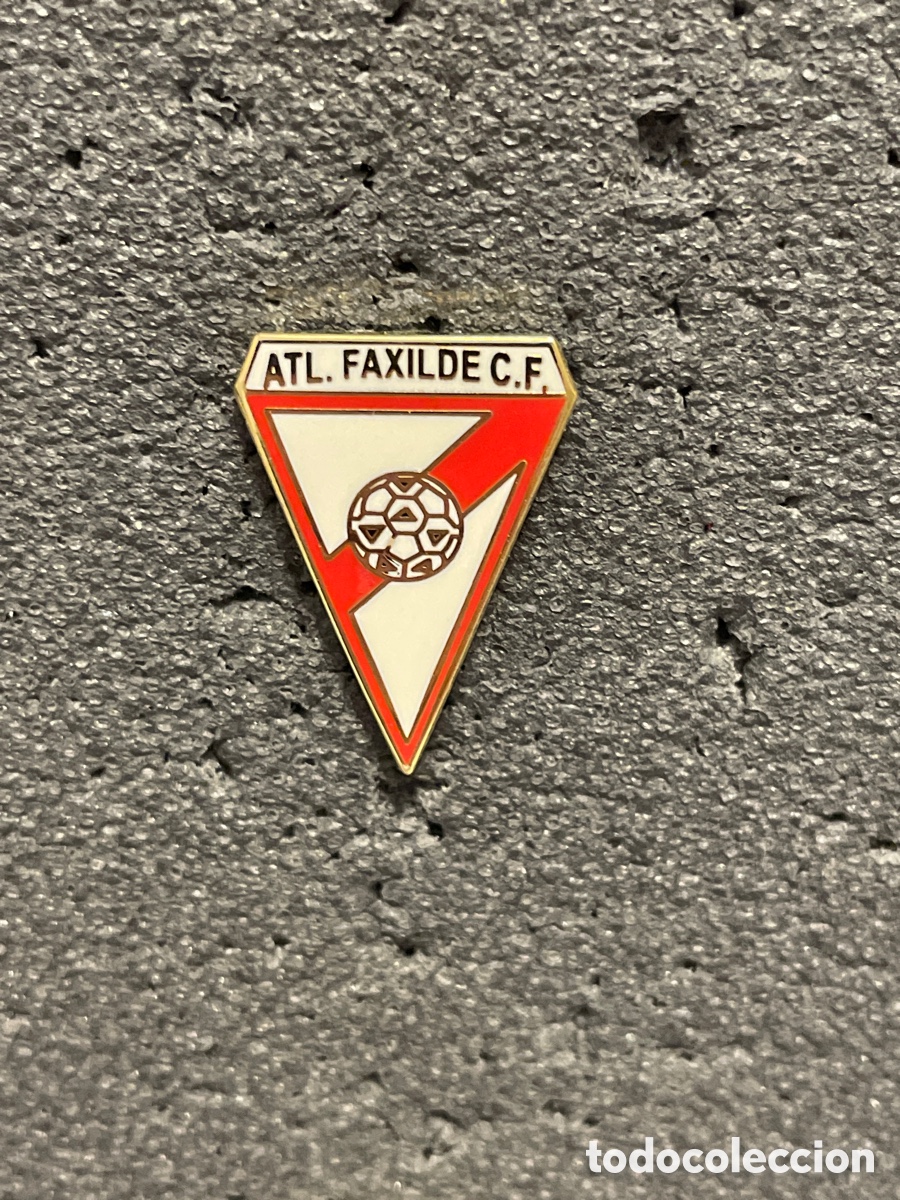 Collezionismo sportivo: Pin 235 ATLETICO FAXILDE C.F. - Villagarcia de Arosa (Pontevedra)