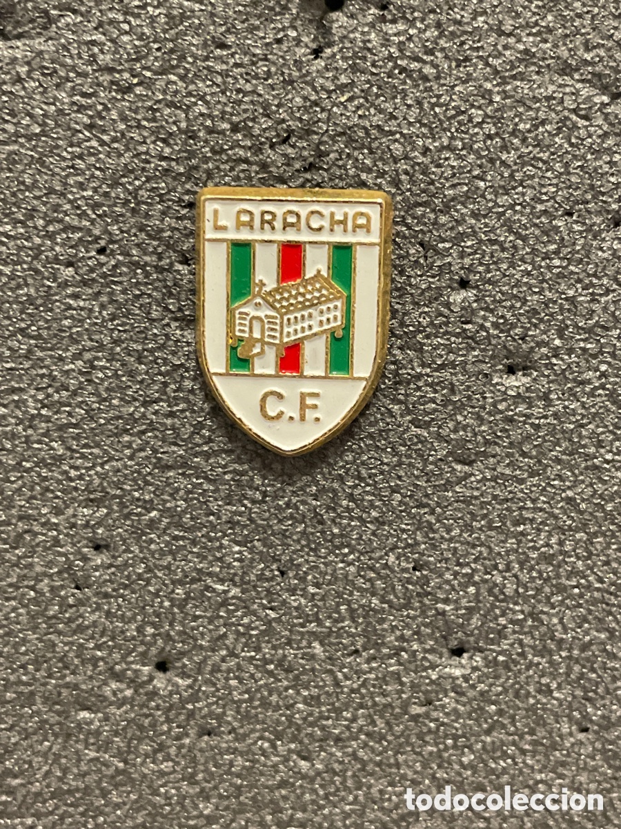 Collezionismo sportivo: Pin 266 LARACHA C.F. - Laracha (La Coru&ntilde;a)