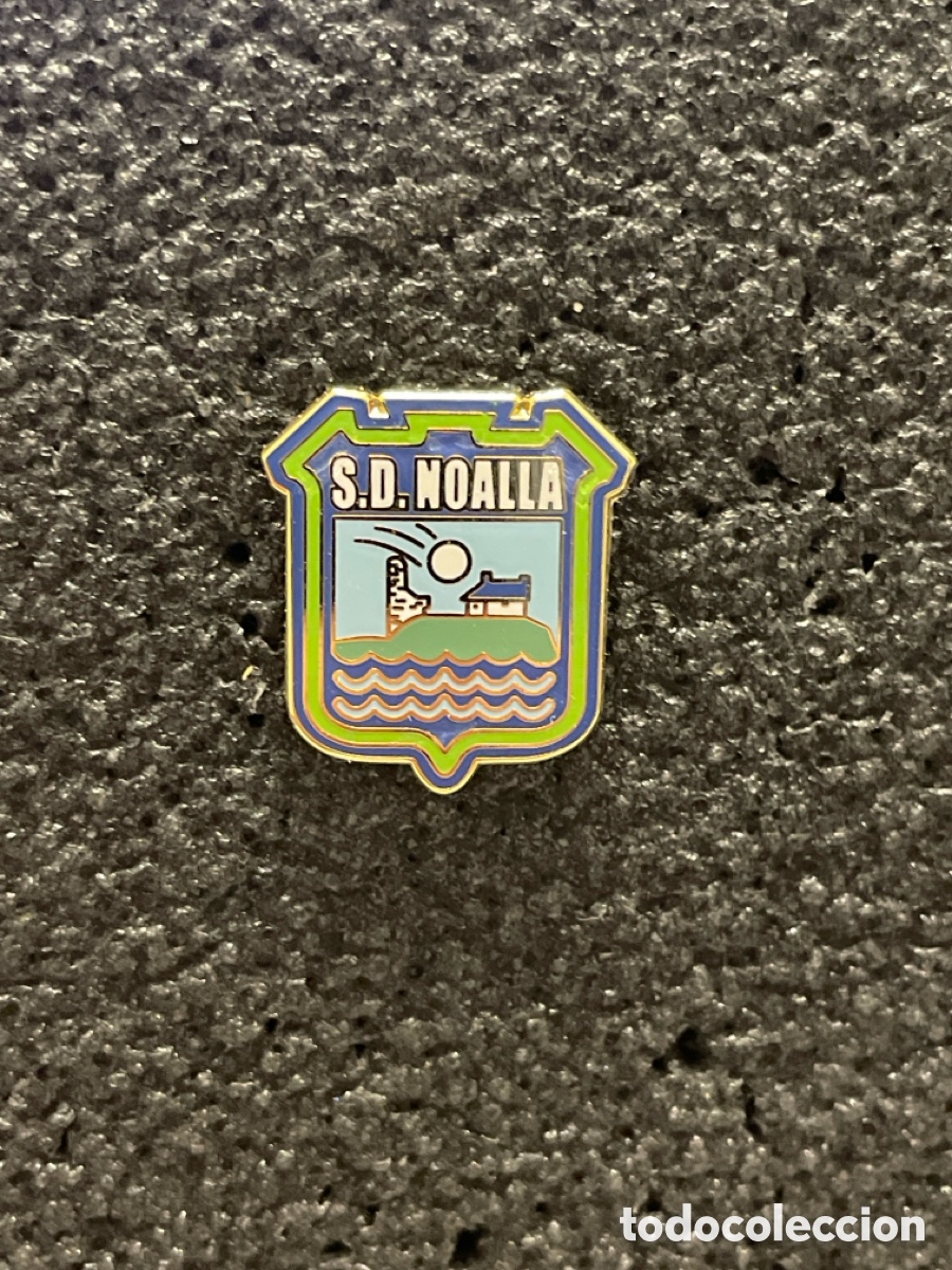Collezionismo sportivo: Pin 302 S.D. NOALLA - Noalla (Pontevedra)