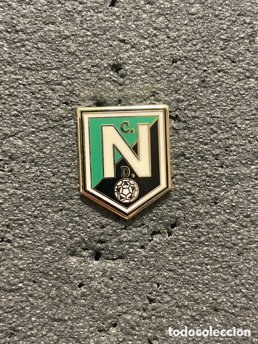 Sammelleidenschaft Sport: Pin 391 C.D. NESPEREIRA - Nespereira (Pontevedra)
