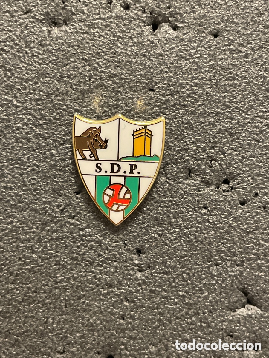 Collezionismo sportivo: Pin 408 S.D. PORQUEIRA - Porqueira (Orense)